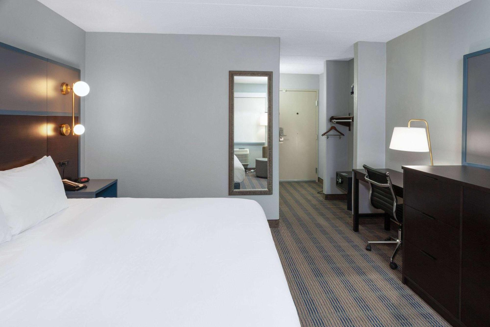 Americinn By Wyndham Peoria Bagian luar foto