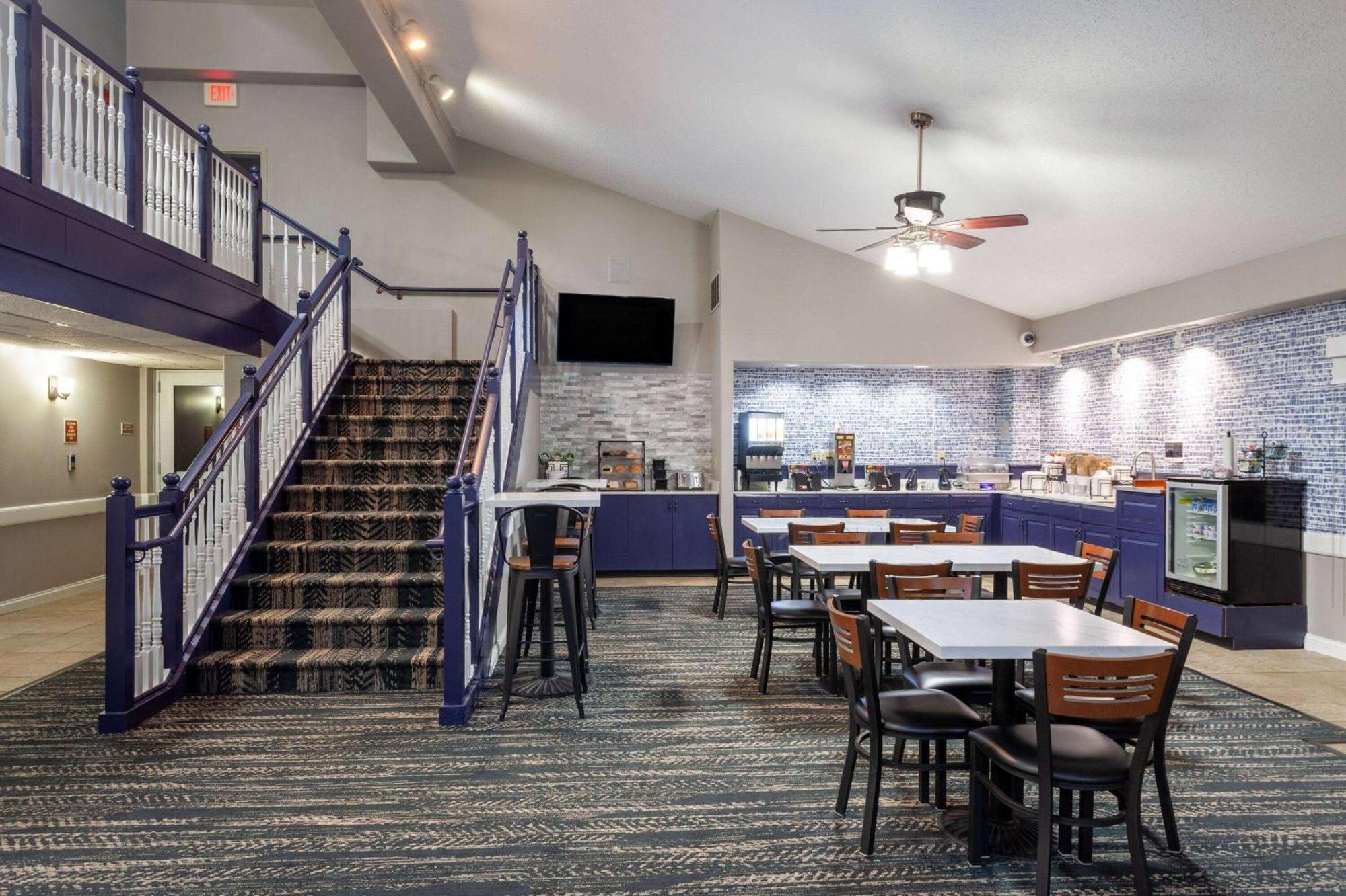 Americinn By Wyndham Peoria Bagian luar foto