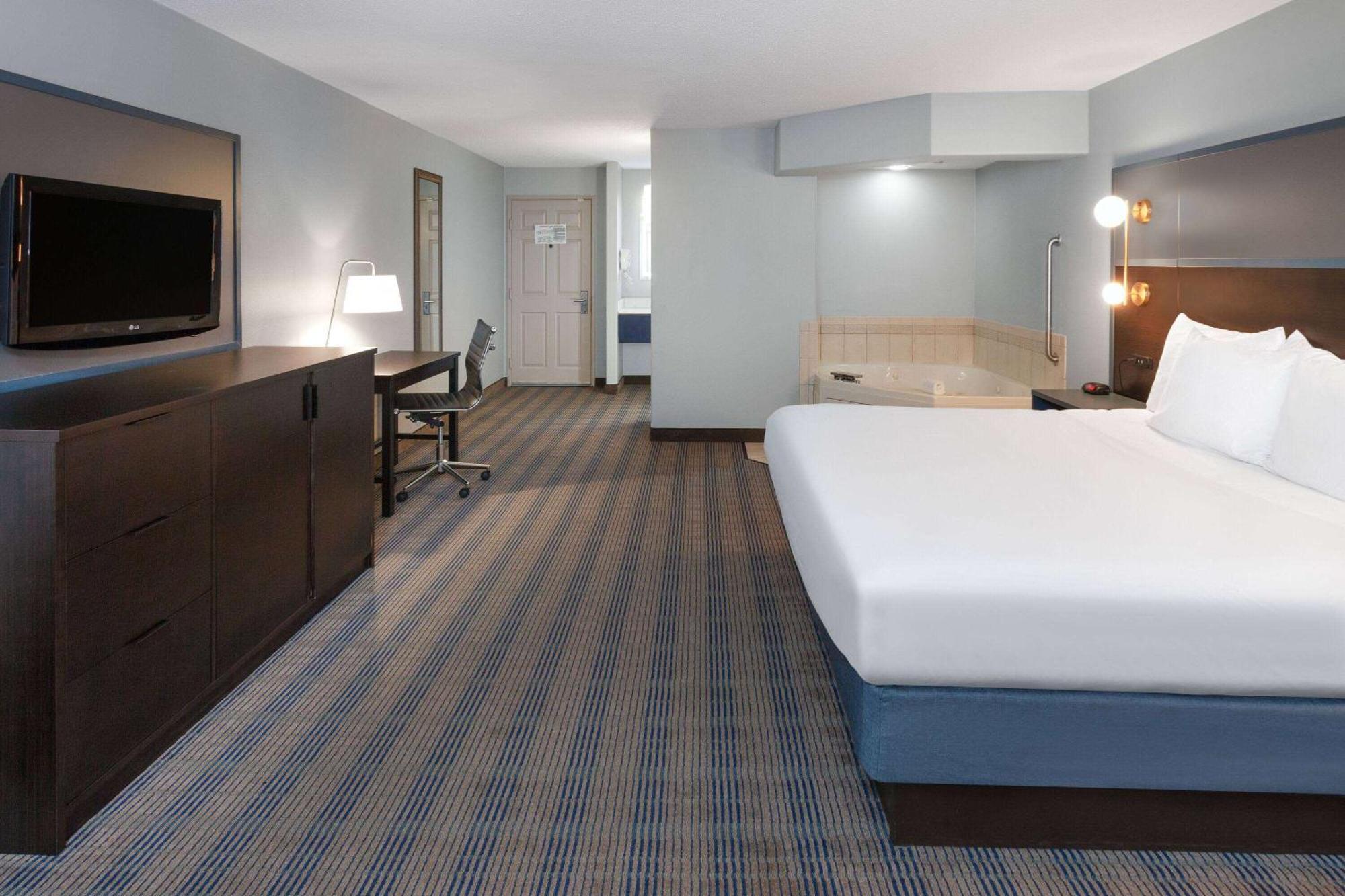 Americinn By Wyndham Peoria Bagian luar foto