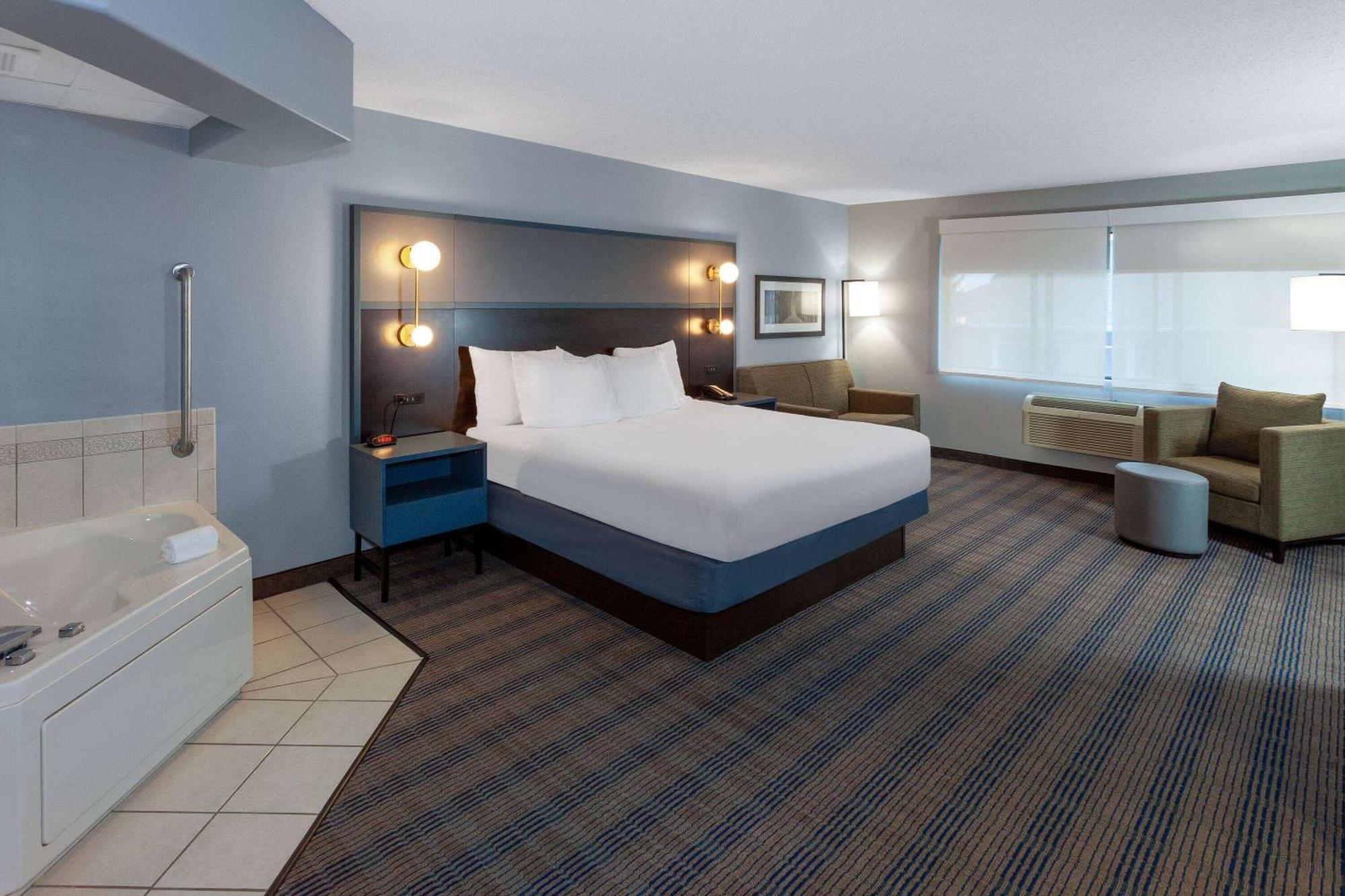 Americinn By Wyndham Peoria Bagian luar foto