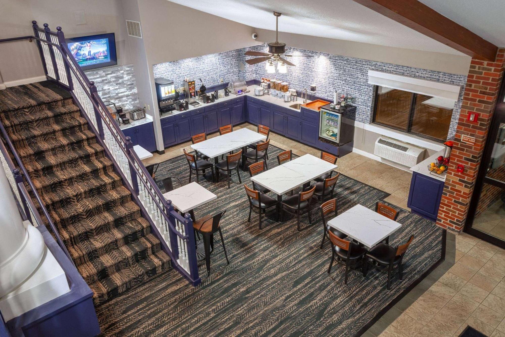 Americinn By Wyndham Peoria Bagian luar foto