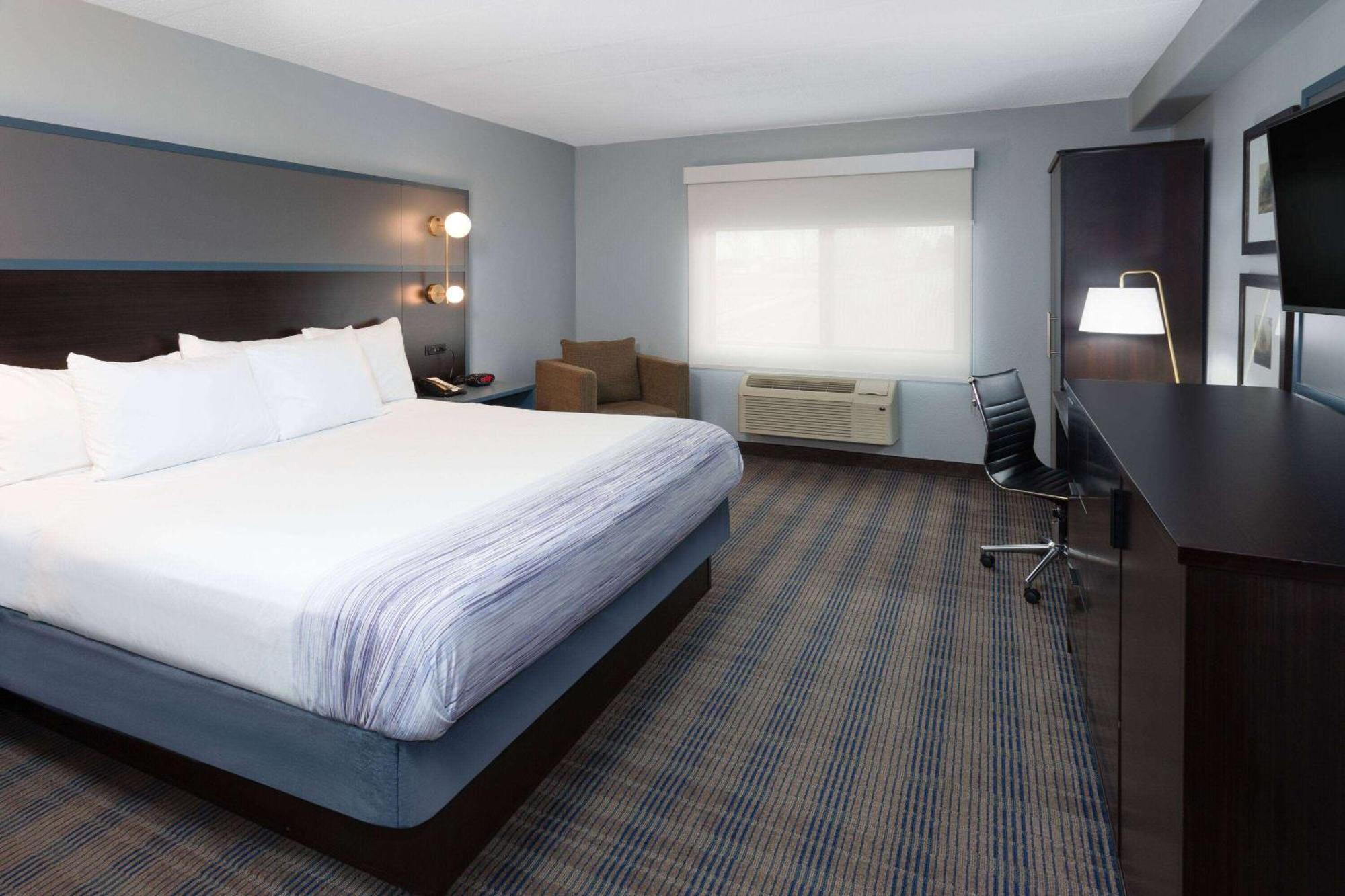 Americinn By Wyndham Peoria Bagian luar foto