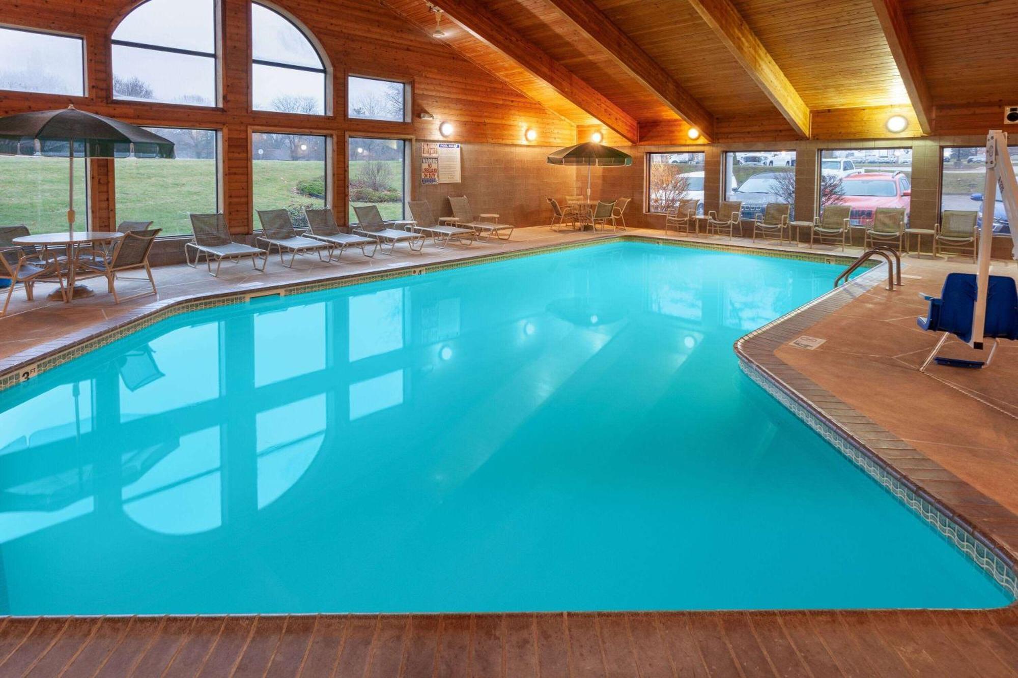 Americinn By Wyndham Peoria Bagian luar foto