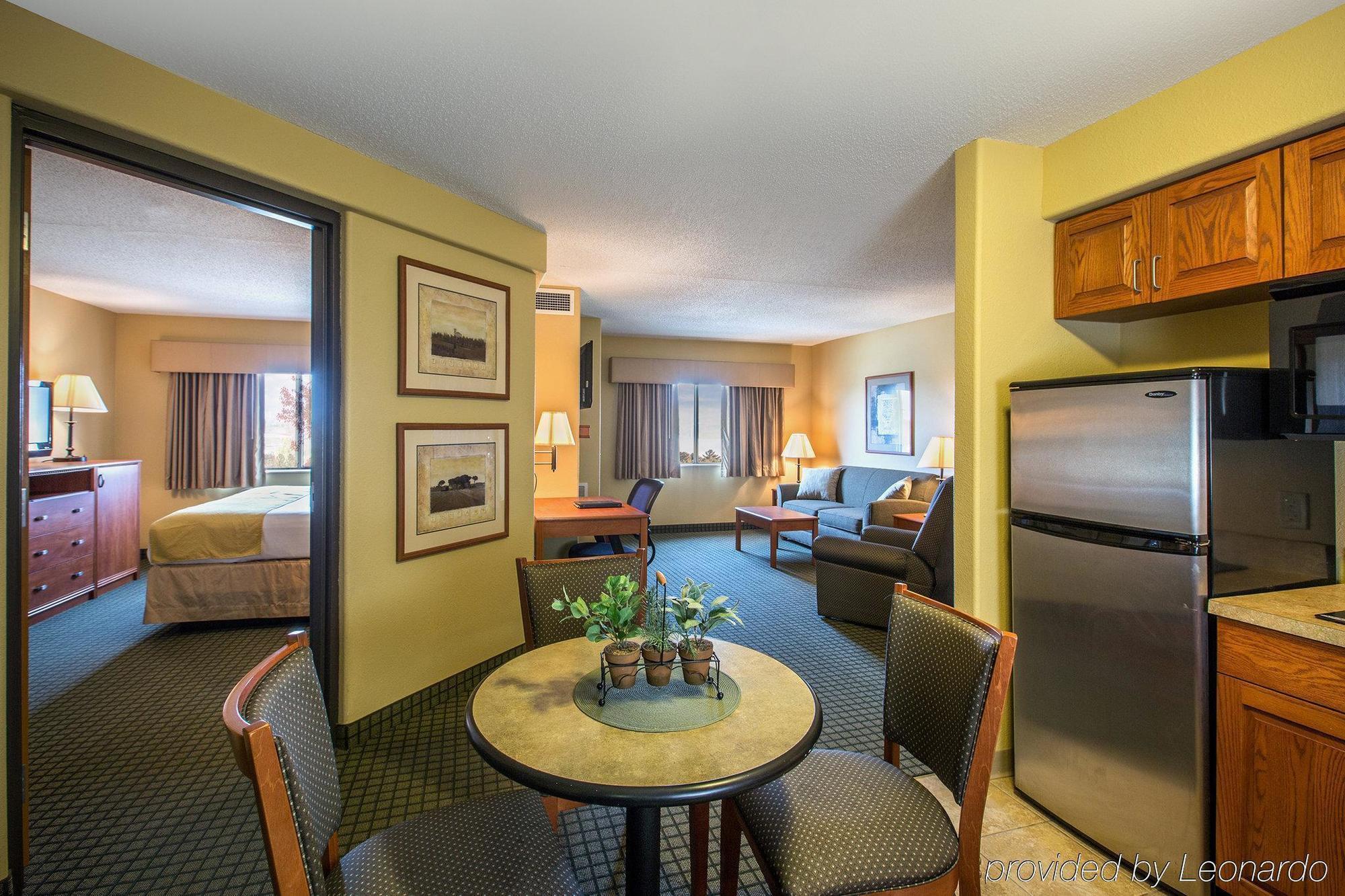 Americinn By Wyndham Peoria Bagian luar foto