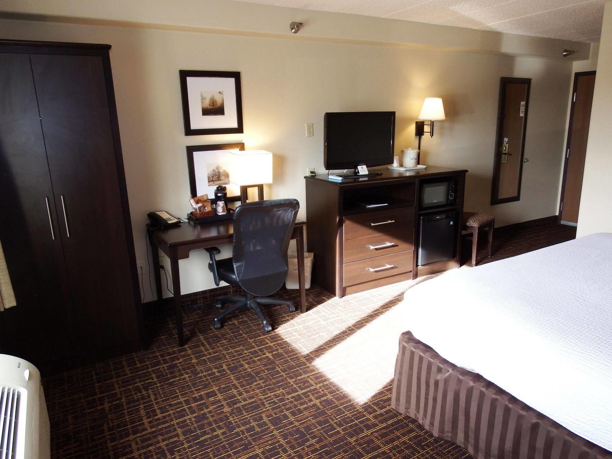 Americinn By Wyndham Peoria Bagian luar foto